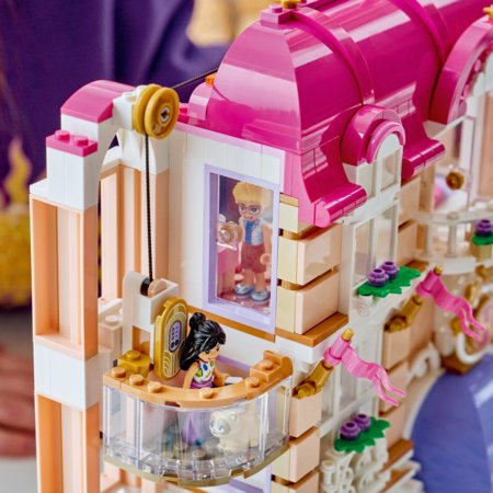 42704 LEGO® Friends Heartlake’i linna suur hotell 