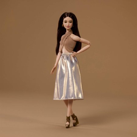 BARBIE Basics No06 pruunide juustega nukk, JJX25 