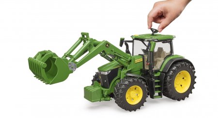 BRUDER traktor John Deere 7R 350 koos esilaaduriga, 03151 03151