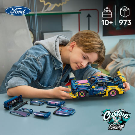 42236 LEGO® Technic Kohandatud garaaž Ford Mustang GT autole 