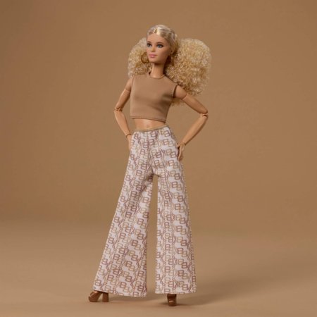 BARBIE Basics No07 heledate juustega nukk, JJX26 