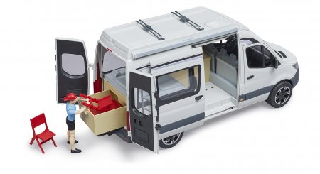BRUDER MB Sprinter matkaauto koos juhiga, 02672 02672