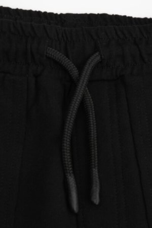 COCCODRILLO lühikesed püksid EVERYDAY BOY C, mustad, WC4120501VBC-021 