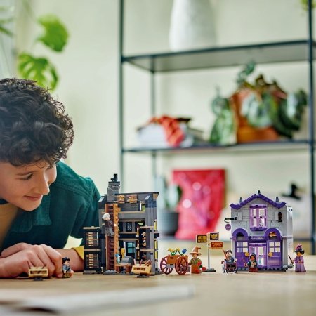 76439 LEGO® Harry Potter™ Ollivanders™ ja Maadam Malkini riidepood 