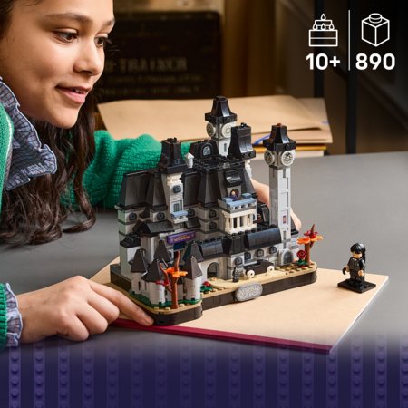 76788 LEGO® Wednesday Nevermore Academy 