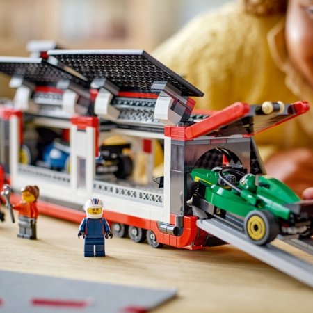 60445 LEGO® City Project Alicia 2025 F1® veok RB20 ja AMR24 F1® autodega 